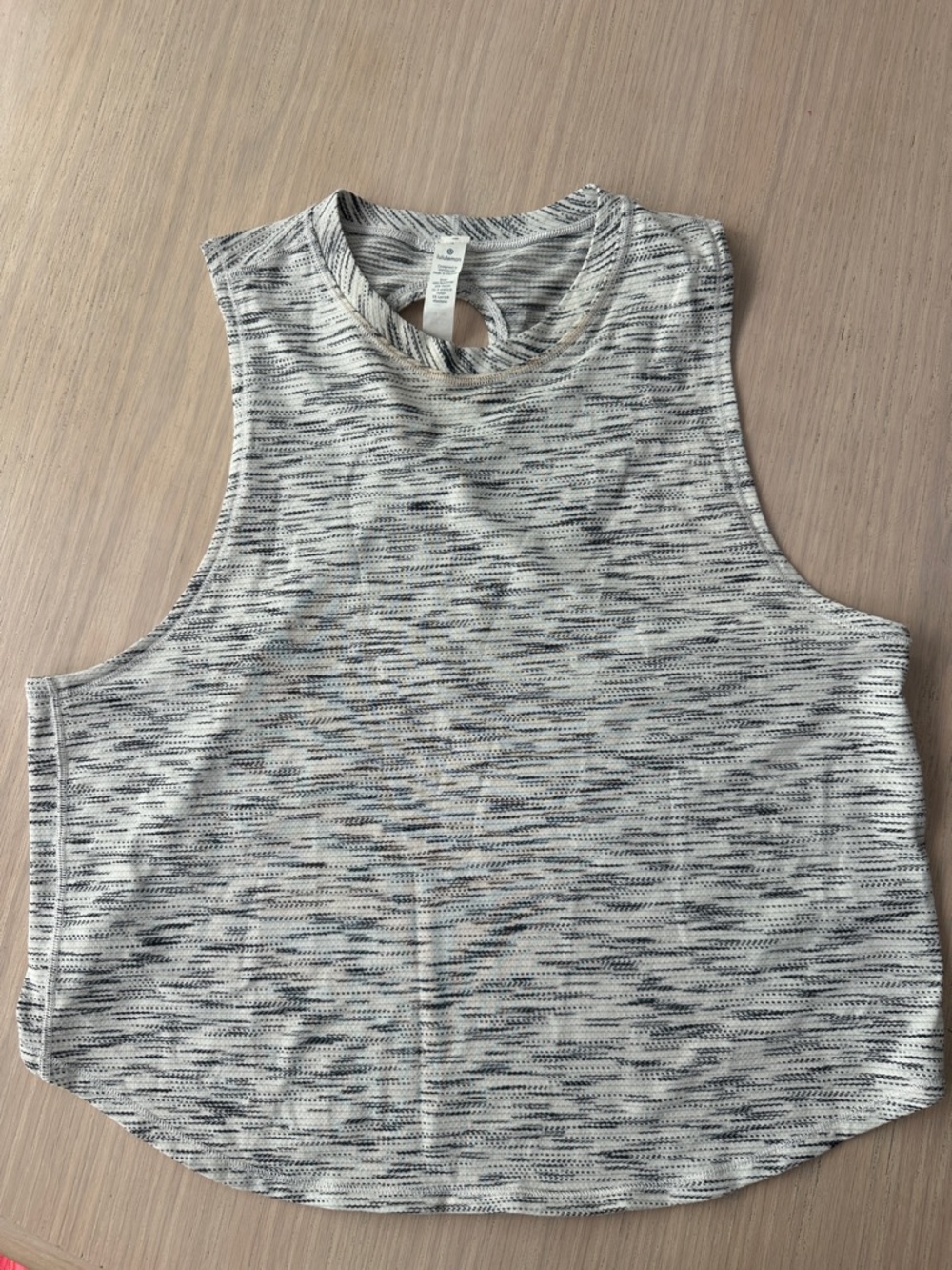 lululemon women Tank Heathered Light Gray Cross-Back sz 4 - Picture 2 of 4